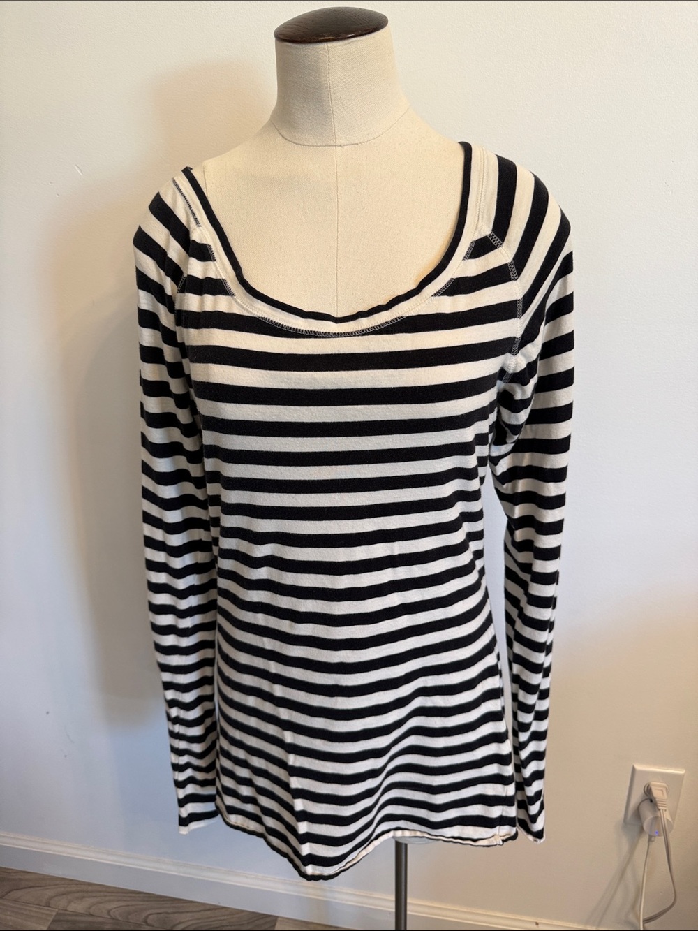 Striped Long-Sleeve Scoop Neck Top - Black & White